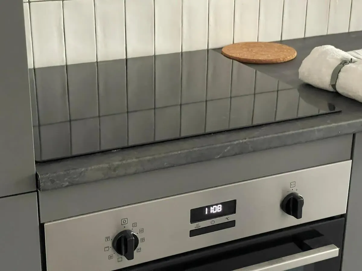 Stylish 2 Bedroom Serviced Apartment In Rotterdam 0*,
