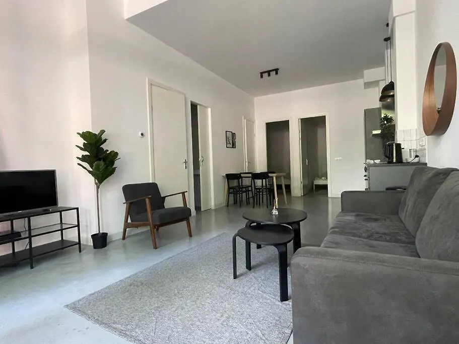 Stylish 2 Bedroom Serviced Apartment In Rotterdam